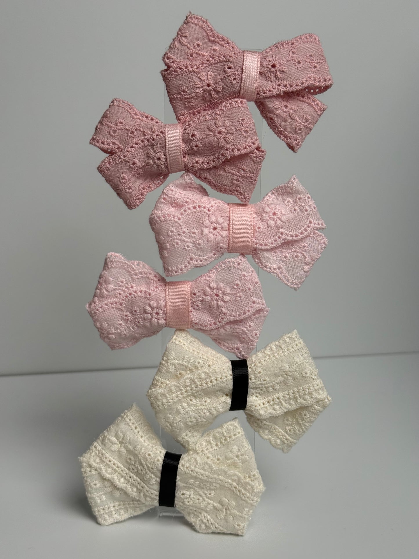 Eyelet Bows