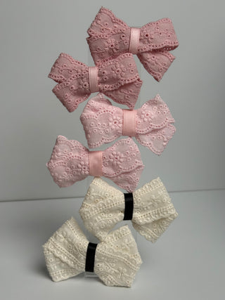 Eyelet Bows