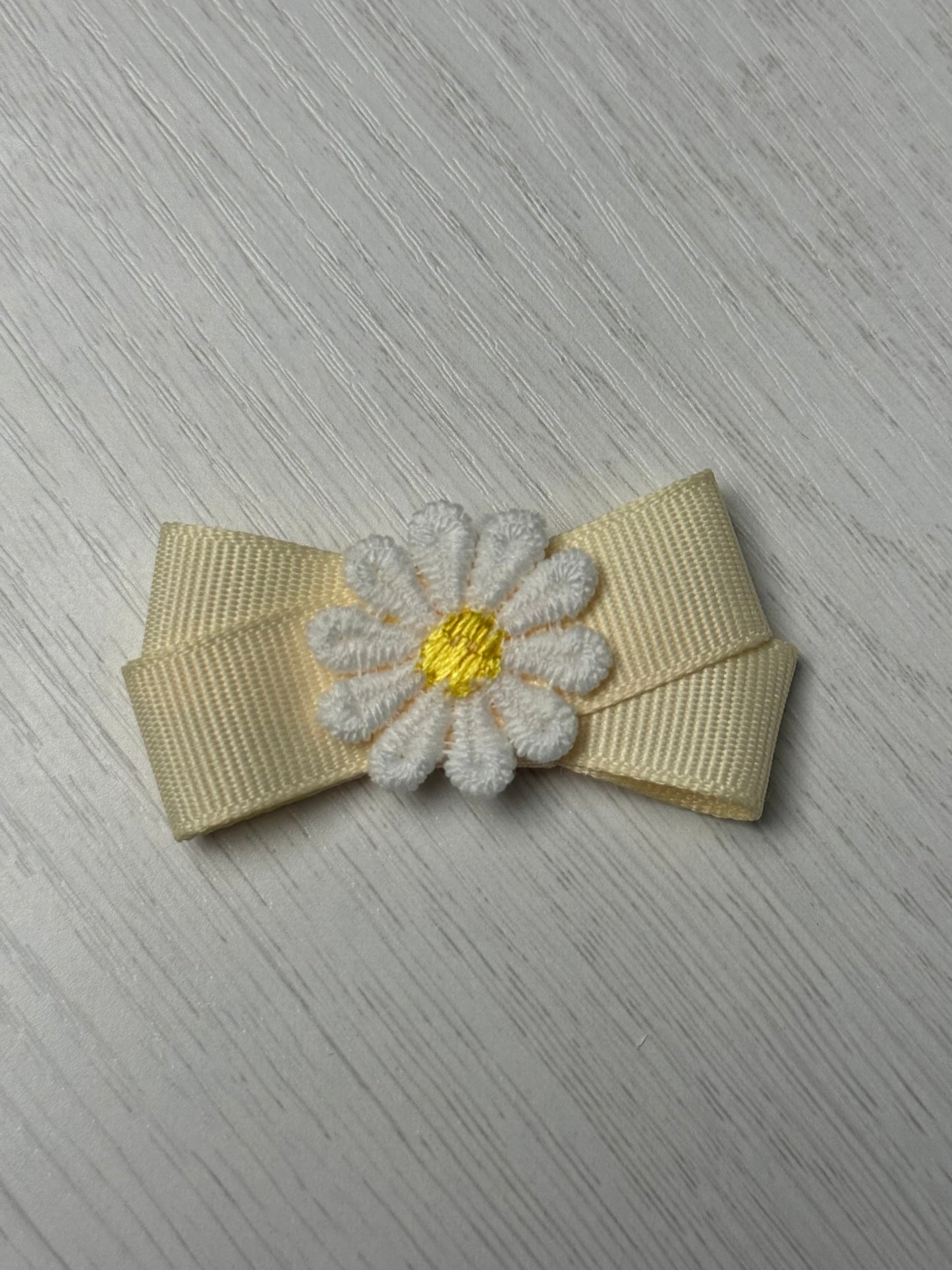 Daisy Grosgrain Hair Bow